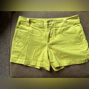 🔥FREE w/purch🔥Soho- New York & Co- yellow shorts- sz 6
